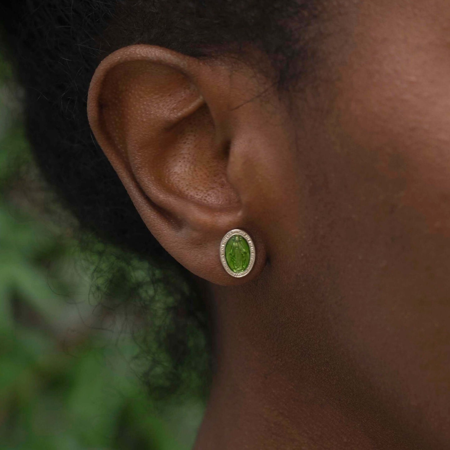 GREEN MIRACULOUS MEDAL - STUD EARRINGS - SILVER