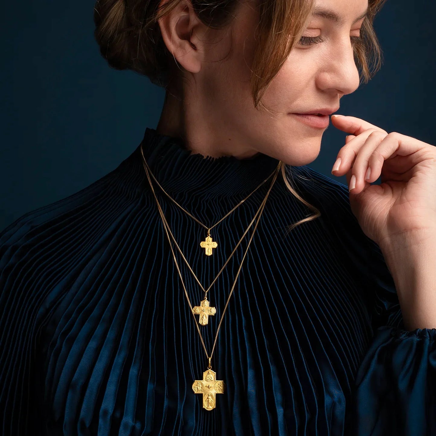 SCAPULAR - CROSS PENDANT - GOLD