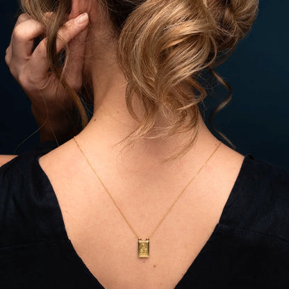 SCAPULAR NECKLACE - GOLD